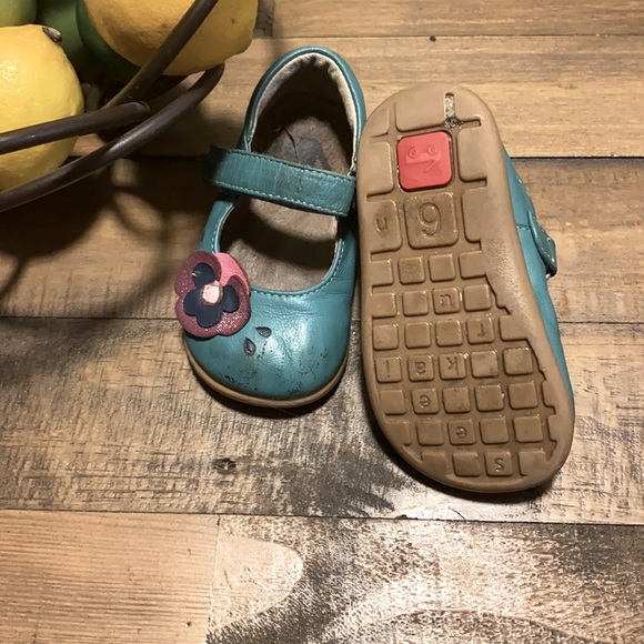 Size 6 “See Kai Run! - Picture 2 of 2